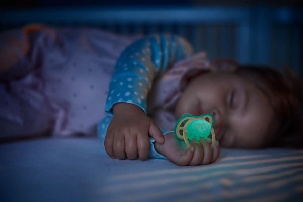 Philips Avent Ultra Air Emzik 2'li Paket Karanlıkta Parlar (0-6 Ay)- SCF376/18